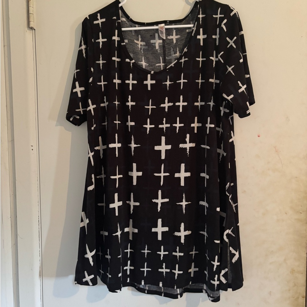LuLaRoe Black and White Cross Pattern Tee